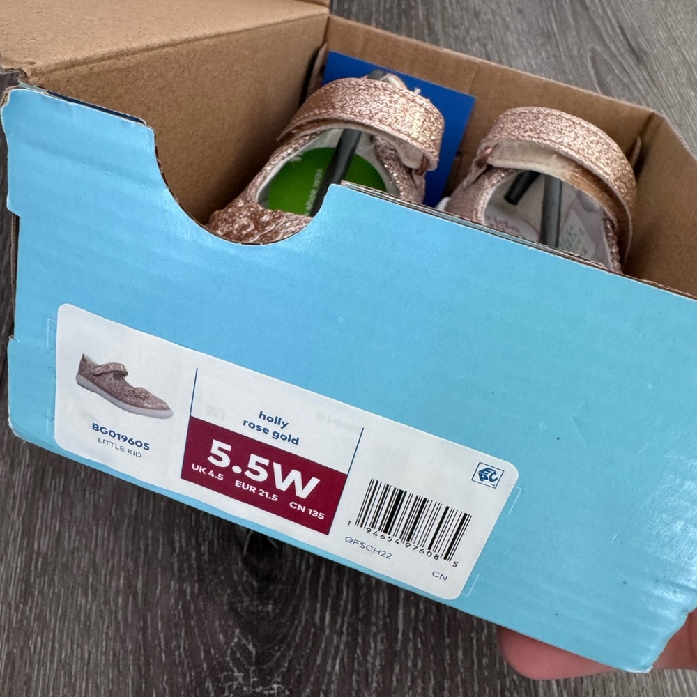Stride Rite Rose Gold Shoes 5.5W (NWT)